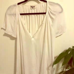 Mumu Soft White Flowy Short Sleeved Blouse